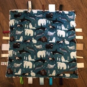 Baby tag blanket || sensory blanket || lovey || arctic animals